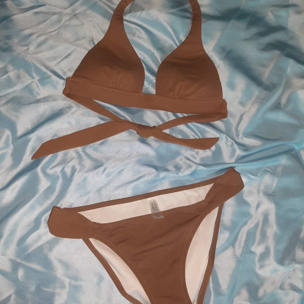 VICTORIA'S SECRET Bikini NWOT Top size S Bottom size M